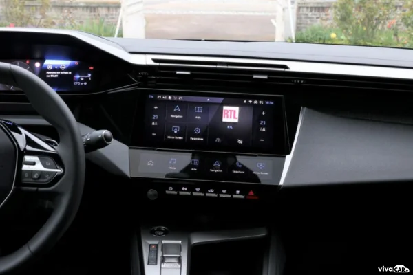 peugeot 408 ecran digitale